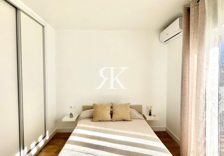 Resale - town house - Torrevieja - Estacion De Autobuses