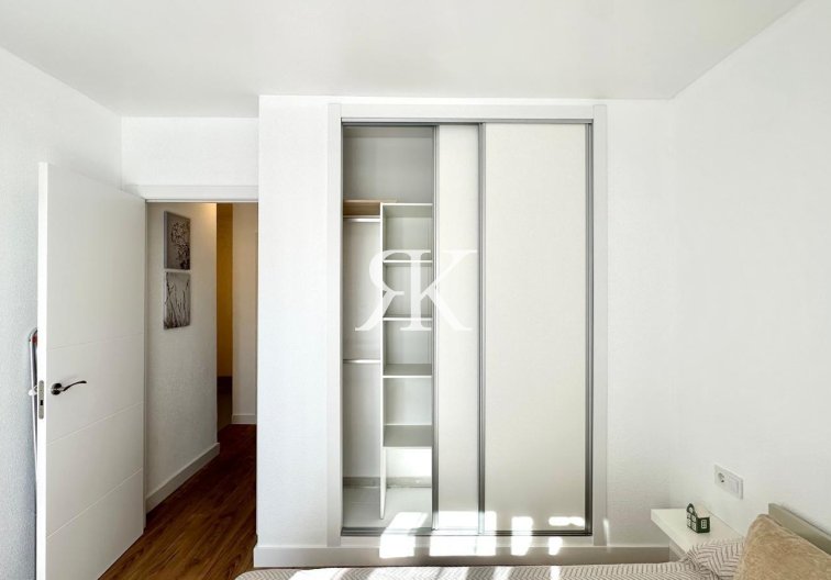 Resale - town house - Torrevieja - Estacion De Autobuses