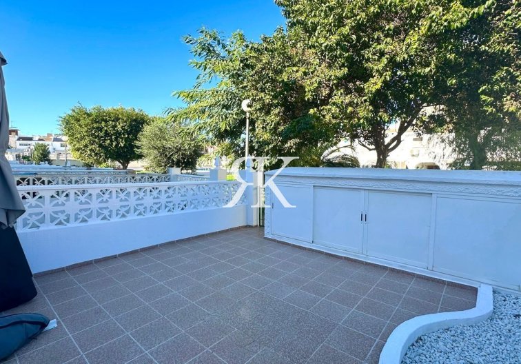 Resale - town house - Torrevieja - Estacion De Autobuses