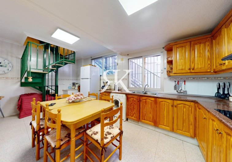 Segunda mano - villa - Crevillent - Inland