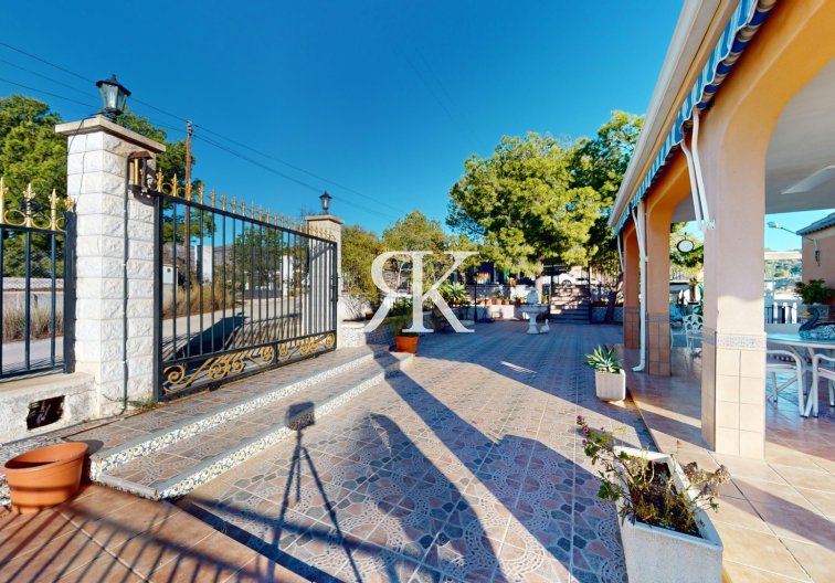 Segunda mano - villa - Crevillent - Inland