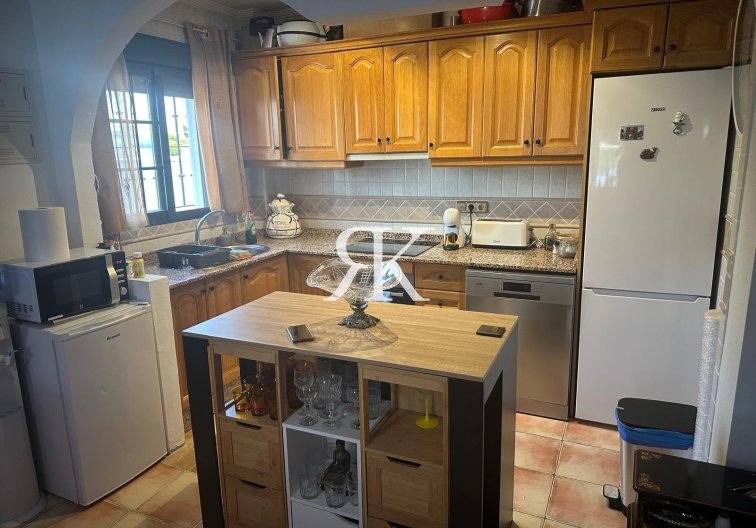 Resale - villa - Hondón de las Nieves - Inland