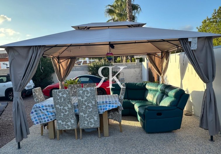 Resale - villa - Hondón de las Nieves - Inland