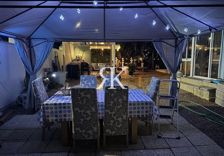 Resale - villa - Hondón de las Nieves - Inland