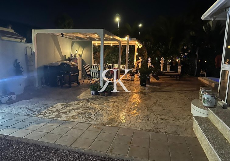 Resale - villa - Hondón de las Nieves - Inland