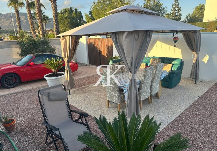 Resale - villa - Hondón de las Nieves - Inland