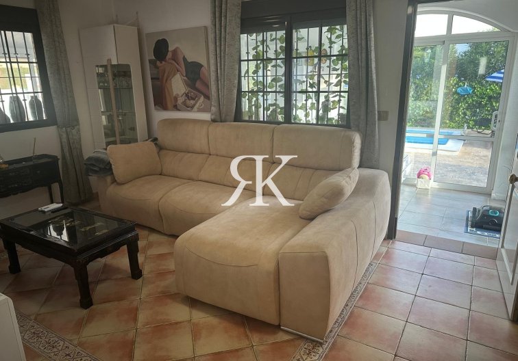 Resale - villa - Hondón de las Nieves - Inland