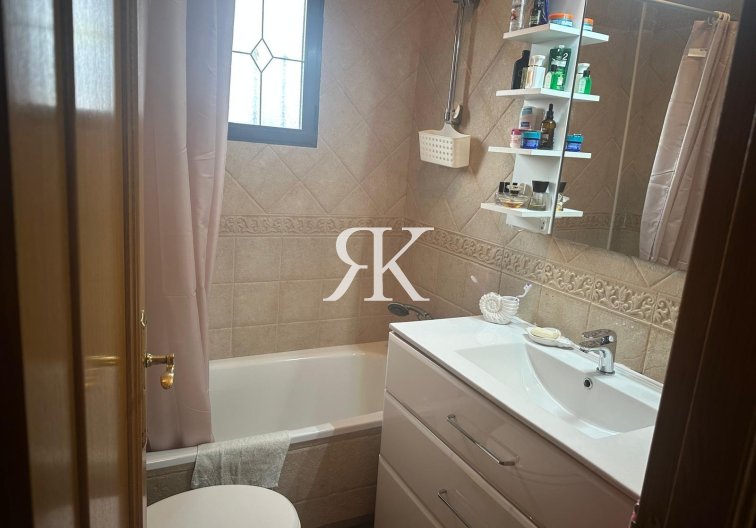 Resale - villa - Hondón de las Nieves - Inland