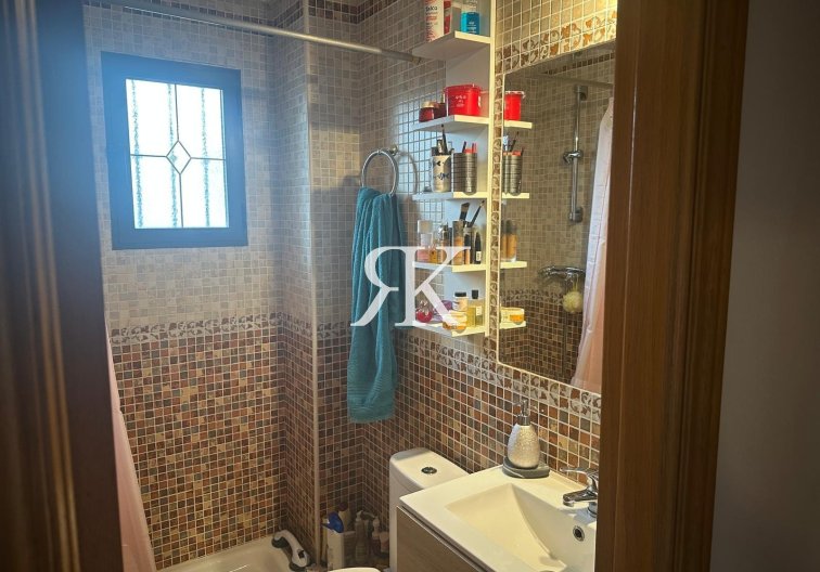 Resale - villa - Hondón de las Nieves - Inland