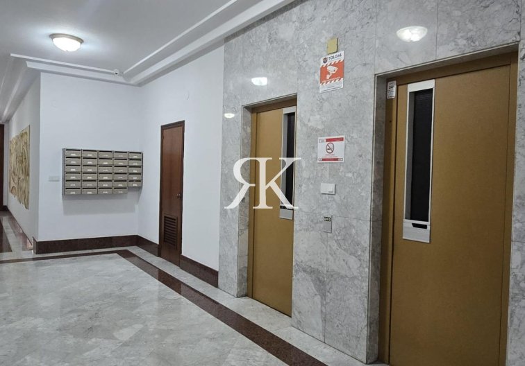 Revente - Appartement - Torrevieja - Centro