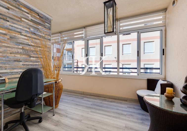 Resale - Apartment - Torrevieja - Acequion