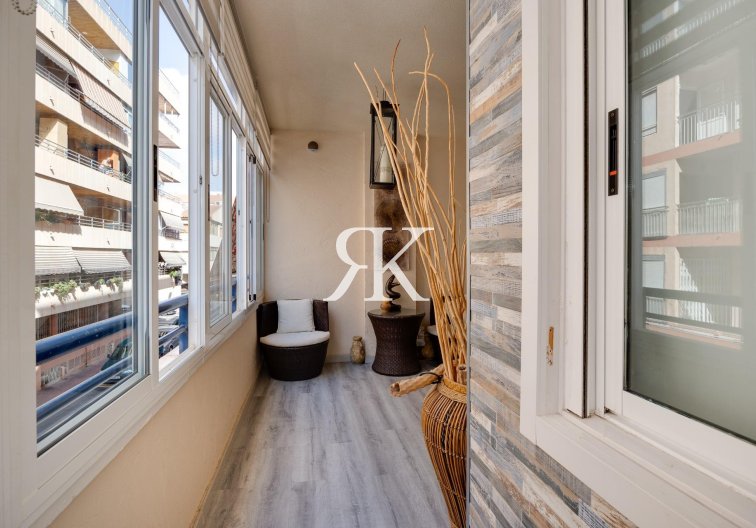 Resale - Apartment - Torrevieja - Acequion