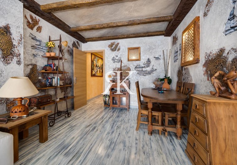 Resale - Apartment - Torrevieja - Acequion