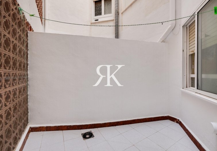 Resale - Apartment - Torrevieja - Acequion