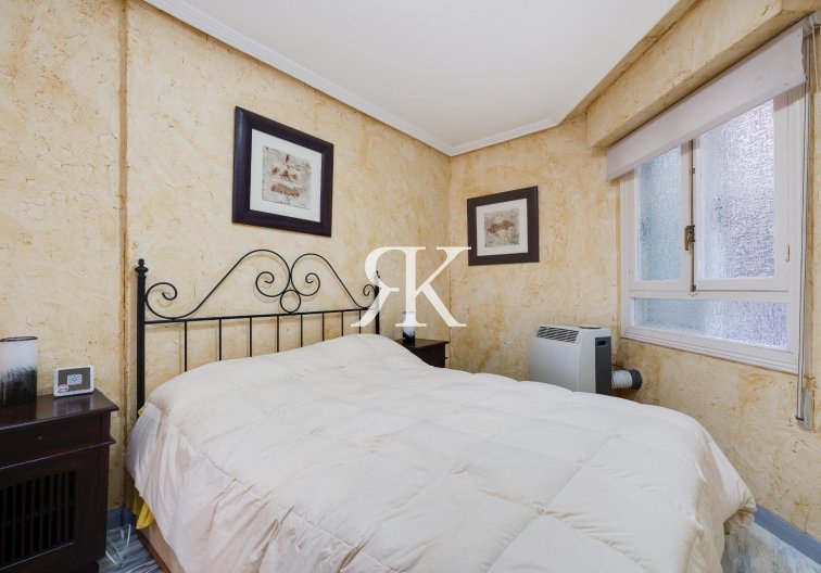 Resale - Apartment - Torrevieja - Acequion