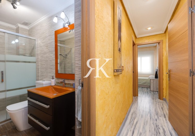 Resale - Apartment - Torrevieja - Acequion