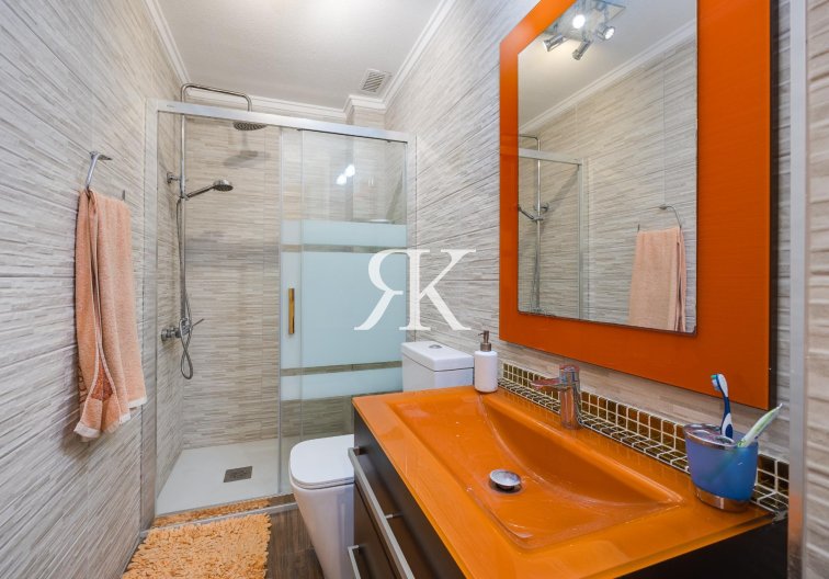 Resale - Apartment - Torrevieja - Acequion