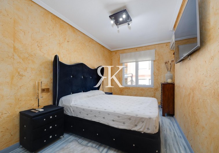 Resale - Apartment - Torrevieja - Acequion