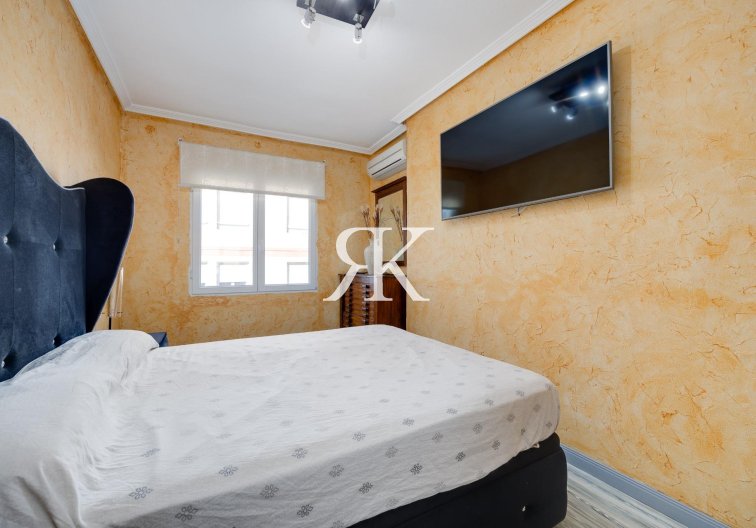 Resale - Apartment - Torrevieja - Acequion