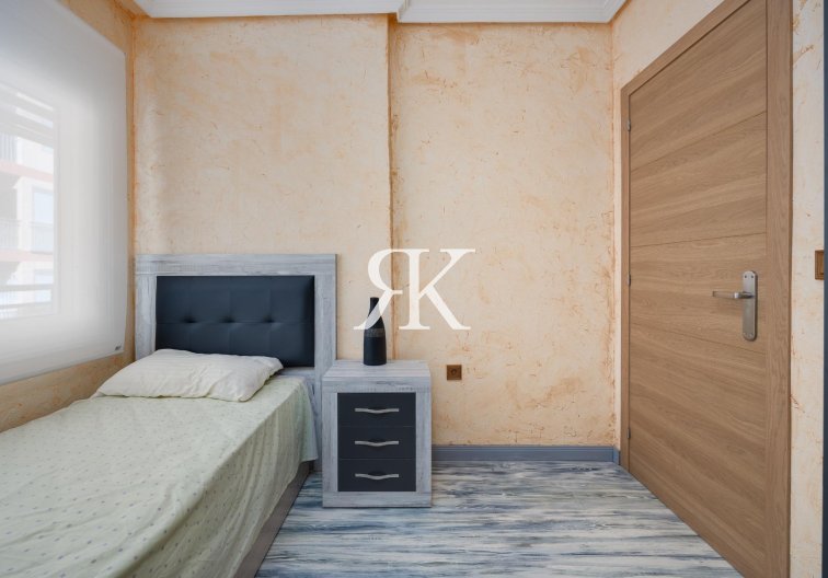 Resale - Apartment - Torrevieja - Acequion