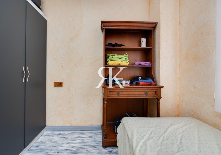 Resale - Apartment - Torrevieja - Acequion