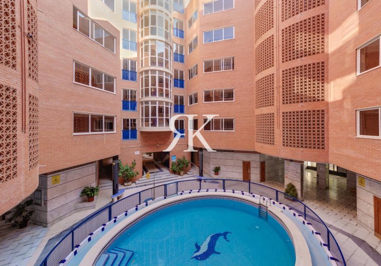 Resale - Apartment - Torrevieja - Acequion