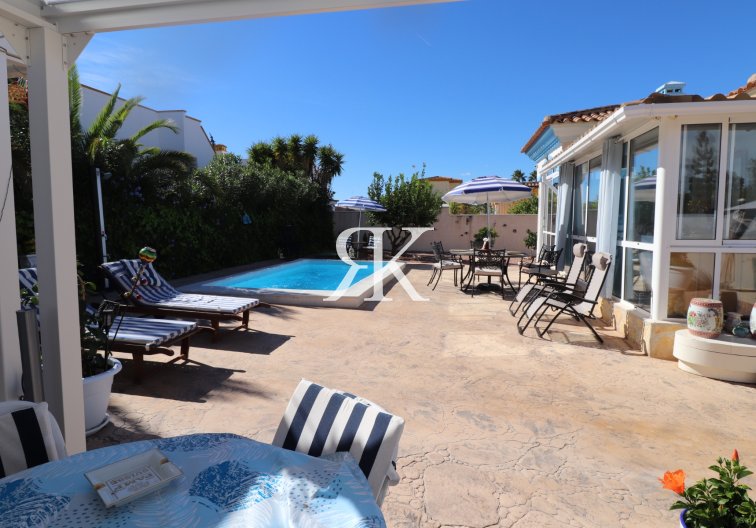 Resale - villa - Hondón de las Nieves - Inland