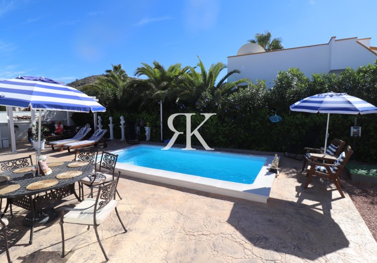 Resale - villa - Hondón de las Nieves - Inland