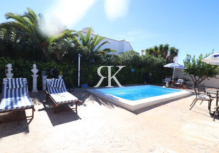 Resale - villa - Hondón de las Nieves - Inland