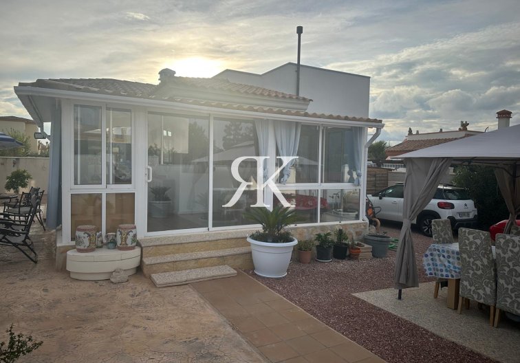 Resale - villa - Hondón de las Nieves - Inland