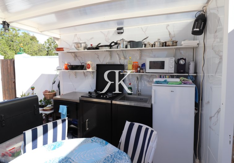 Resale - villa - Hondón de las Nieves - Inland