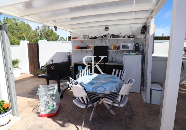 Resale - villa - Hondón de las Nieves - Inland