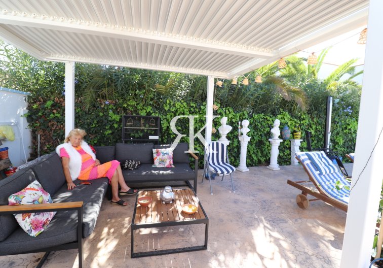 Resale - villa - Hondón de las Nieves - Inland