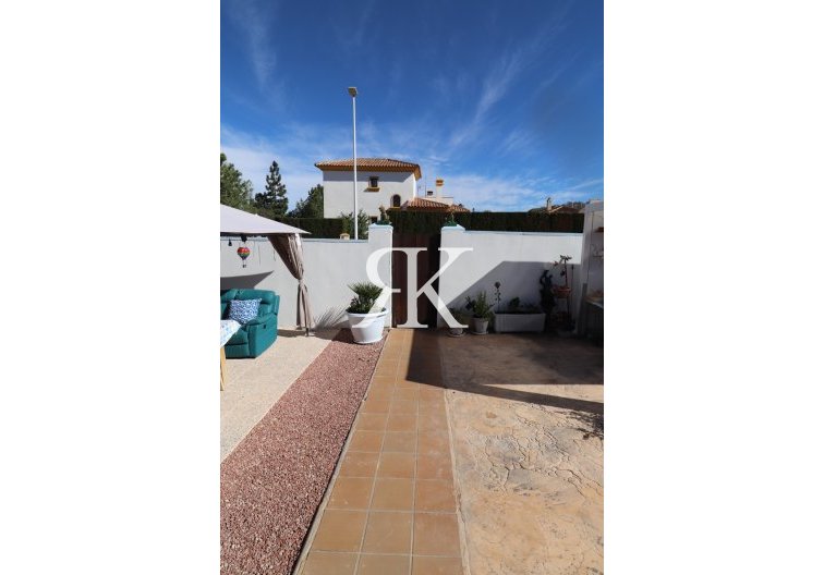 Resale - villa - Hondón de las Nieves - Inland