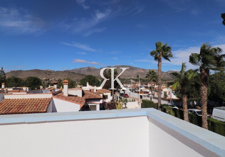 Resale - villa - Hondón de las Nieves - Inland