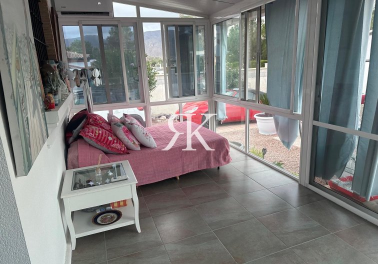 Resale - villa - Hondón de las Nieves - Inland