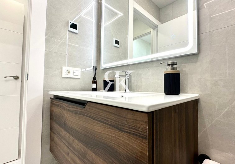 Herverkoop - Appartement - Torrevieja - Playa del Cura