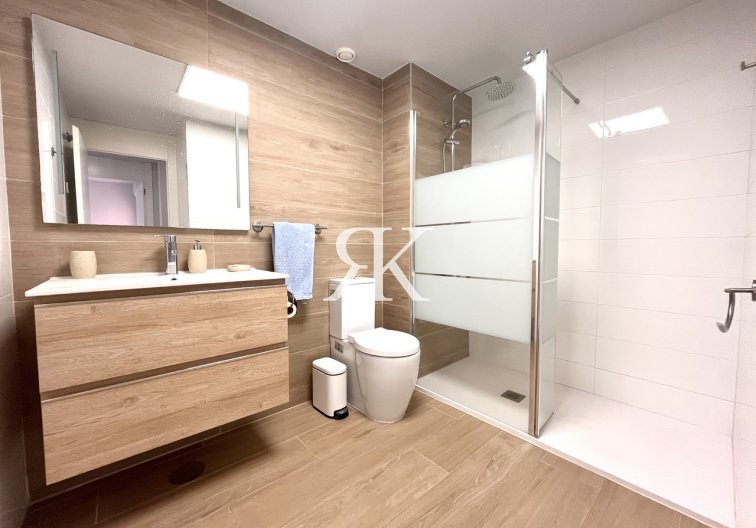 Resale - Apartment - Villamartin - Costa Blanca