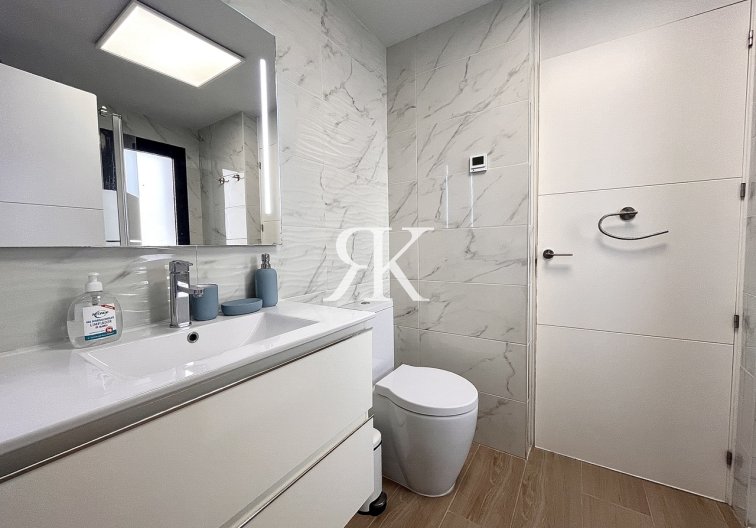 Resale - Apartment - Villamartin - Costa Blanca