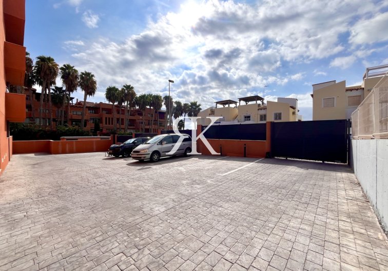 Resale - Apartment - Villamartin - Costa Blanca