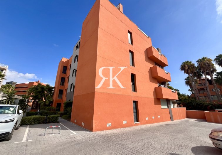 Resale - Apartment - Villamartin - Costa Blanca