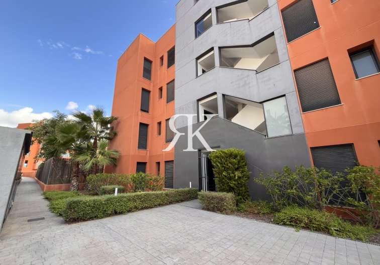 Resale - Apartment - Villamartin - Costa Blanca