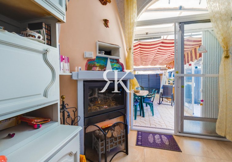 Revente - villa - Torrevieja - Aguas Nuevas