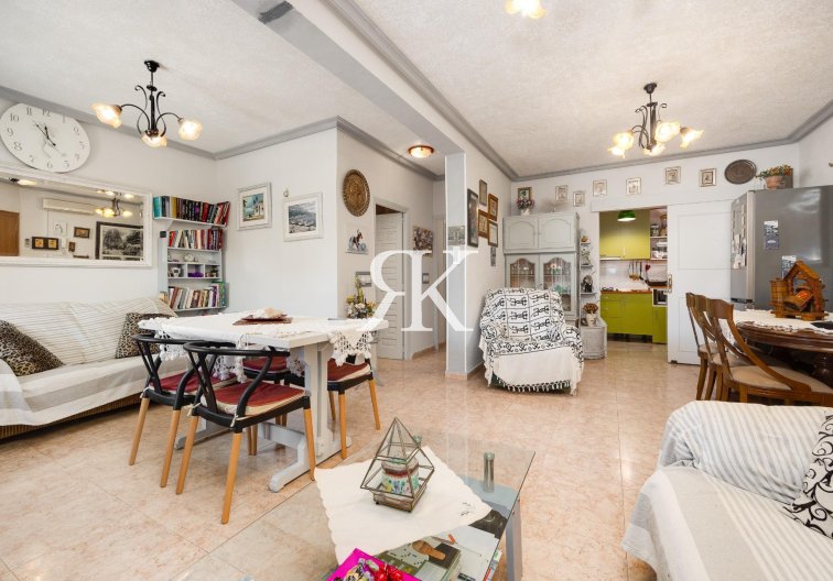 Revente - villa - Torrevieja - Aguas Nuevas