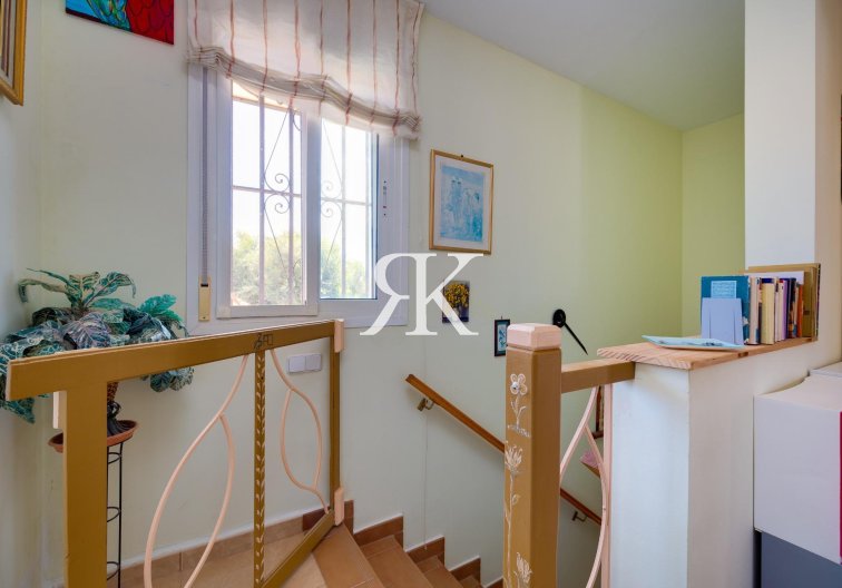 Revente - villa - Torrevieja - Aguas Nuevas