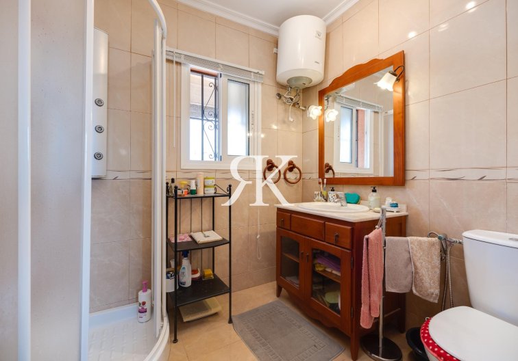 Revente - villa - Torrevieja - Aguas Nuevas