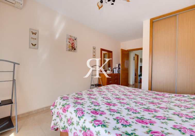 Revente - villa - Torrevieja - Aguas Nuevas