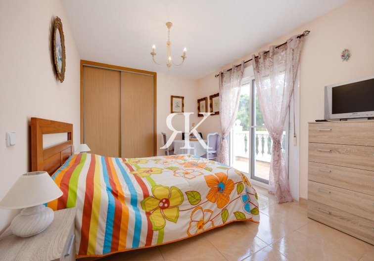 Revente - villa - Torrevieja - Aguas Nuevas
