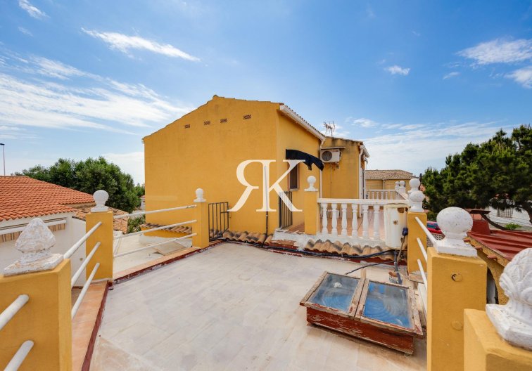 Revente - villa - Torrevieja - Aguas Nuevas