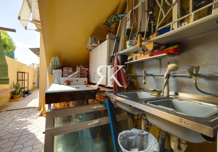 Revente - villa - Torrevieja - Aguas Nuevas